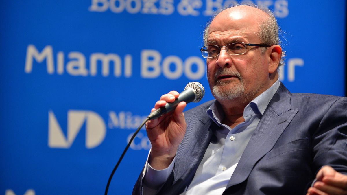 Salman Rushdie poskytl první rozhovor po útoku: „Cítím obrovskou vděčnost.“